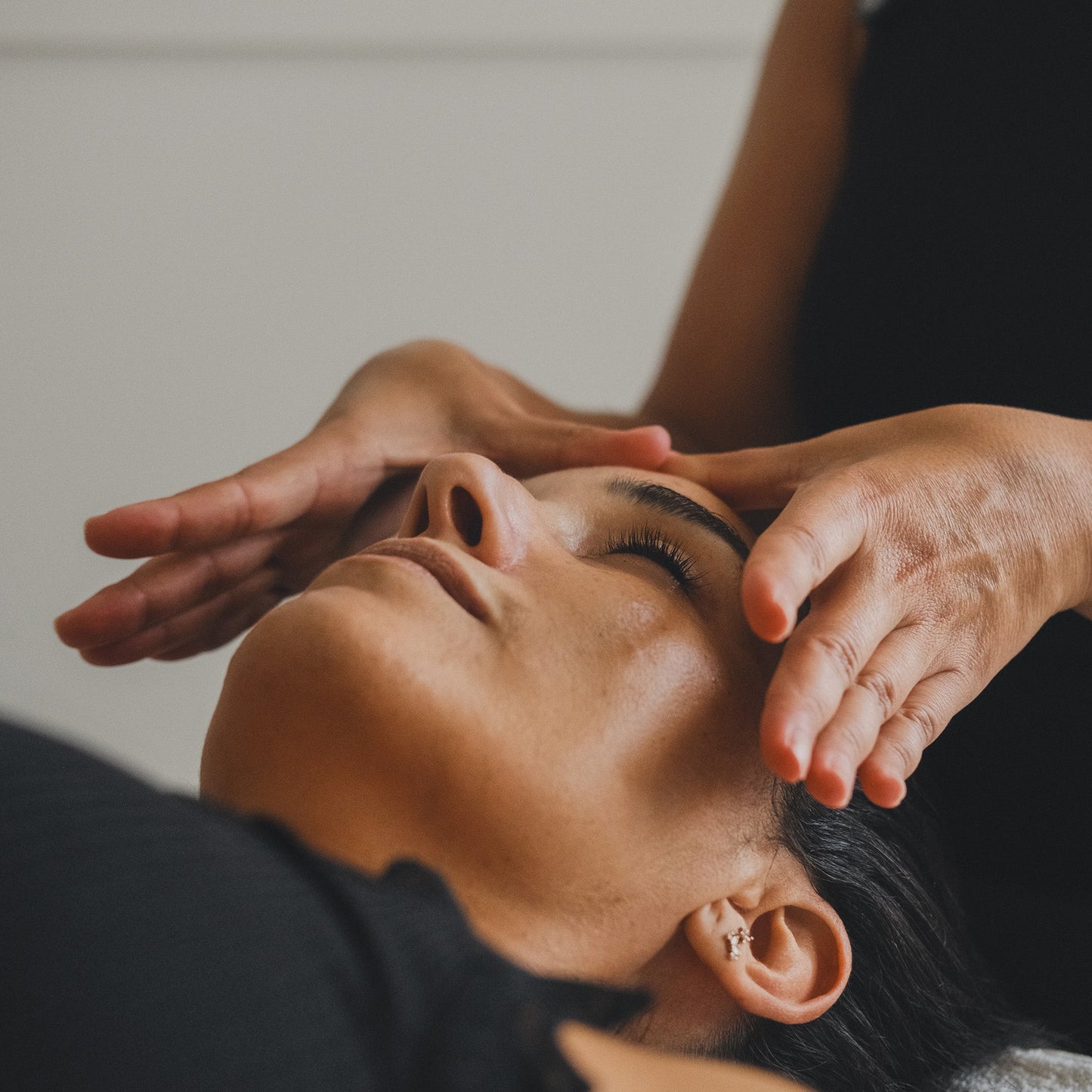 The Neolifting & Eye Revive Experience